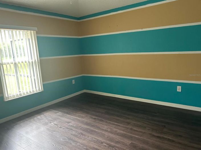 Image No.11-4 Bed House for sale