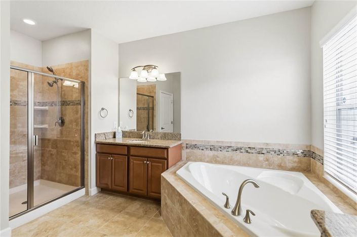 Image No.18-5 Bed House for sale