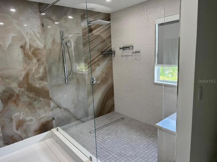 Image No.19-5 Bed House for sale