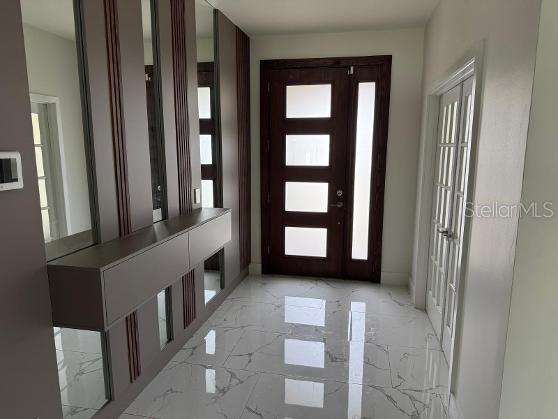 Image No.2-5 Bed House for sale