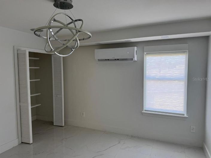 Image No.22-5 Bed House for sale