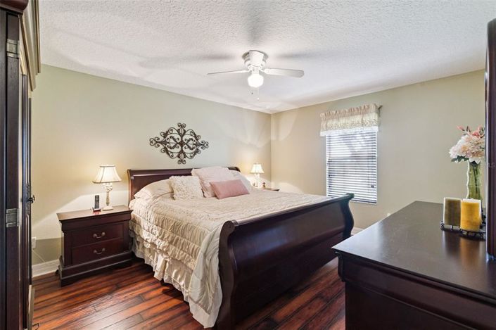 Image No.31-5 Bed House for sale