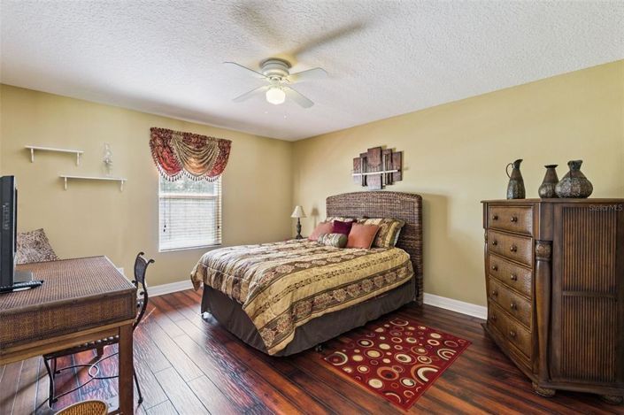 Image No.36-5 Bed House for sale