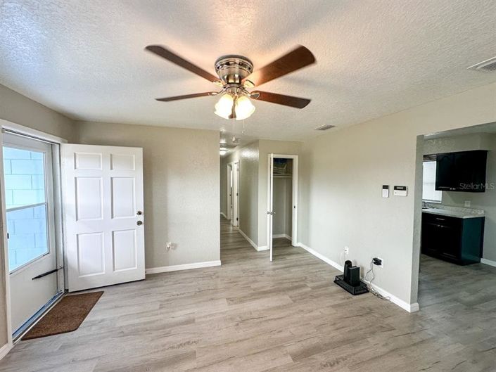 Image No.9-3 Bed House for sale