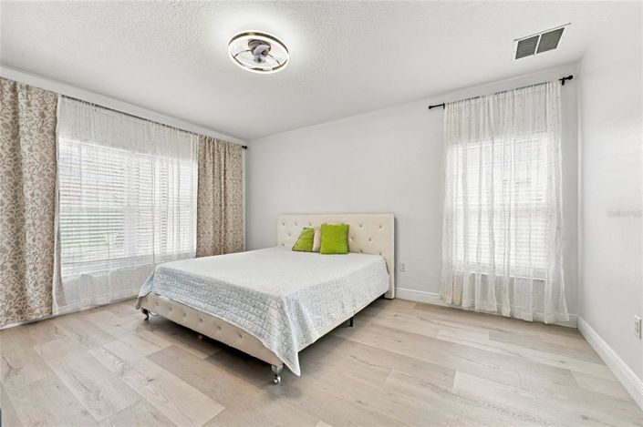 Image No.17-4 Bed House for sale