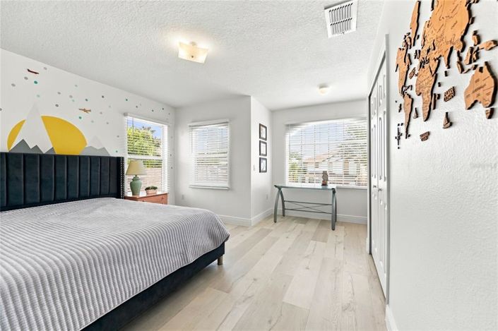 Image No.25-4 Bed House for sale