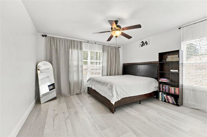 Image No.31-4 Bed House for sale