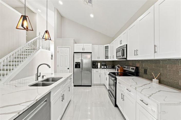 Image No.8-4 Bed House for sale