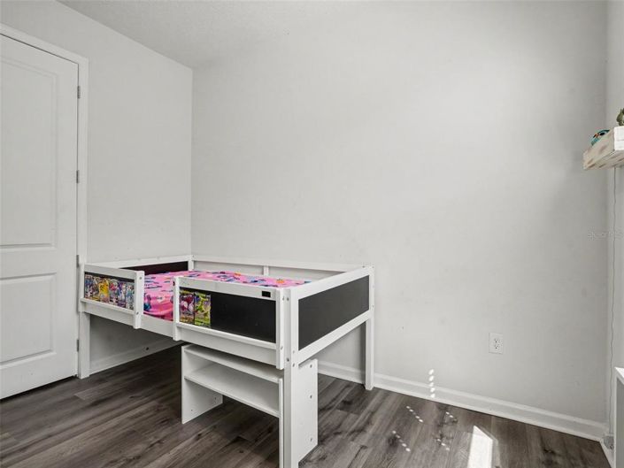 Image No.10-3 Bed House for sale
