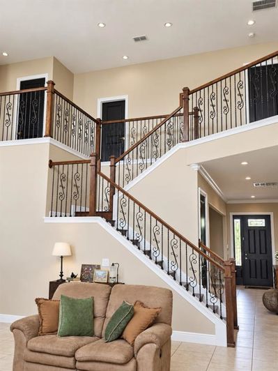 Image No.15-6 Bed House for sale