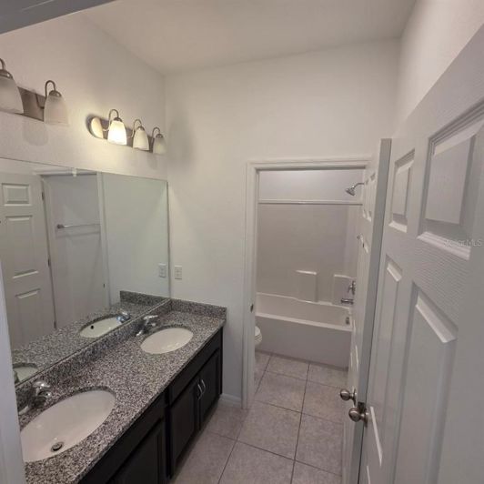 Image No.15-4 Bed House for sale