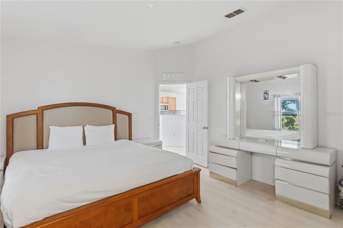 Image No.16-3 Bed House for sale