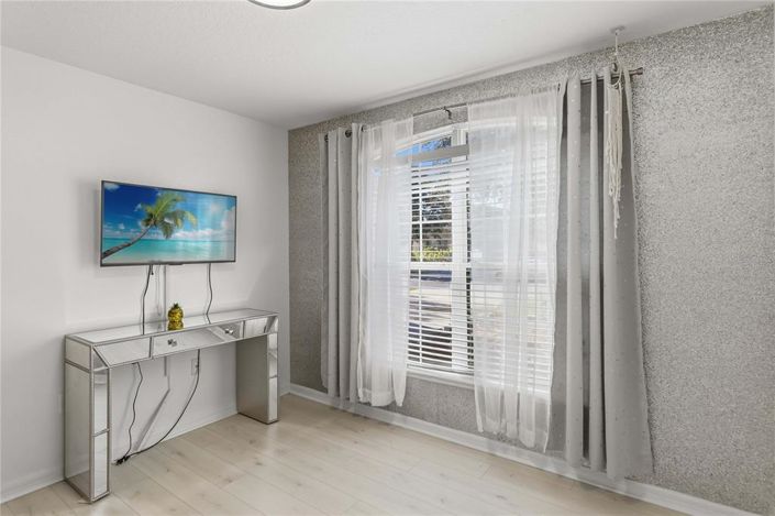 Image No.20-3 Bed House for sale