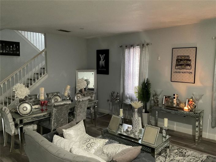 Image No.10-5 Bed House for sale