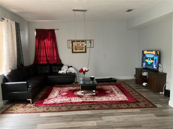 Image No.16-5 Bed House for sale