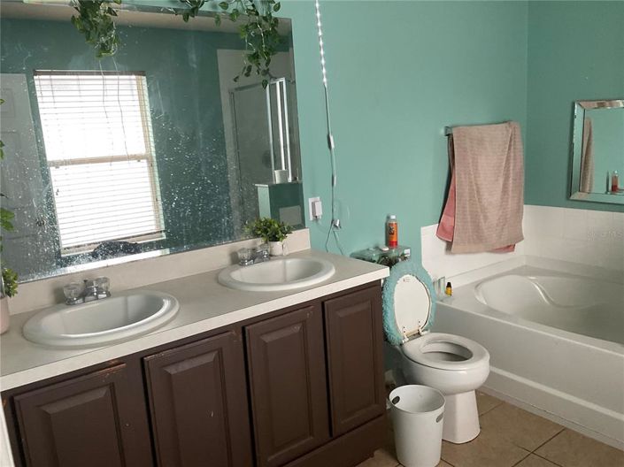 Image No.23-5 Bed House for sale