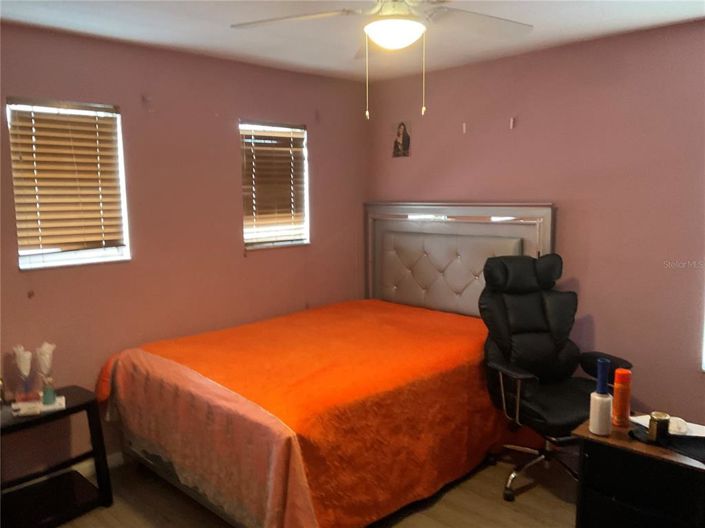 Image No.24-5 Bed House for sale