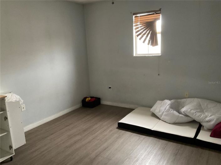 Image No.27-5 Bed House for sale