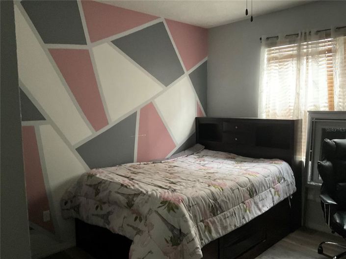 Image No.28-5 Bed House for sale