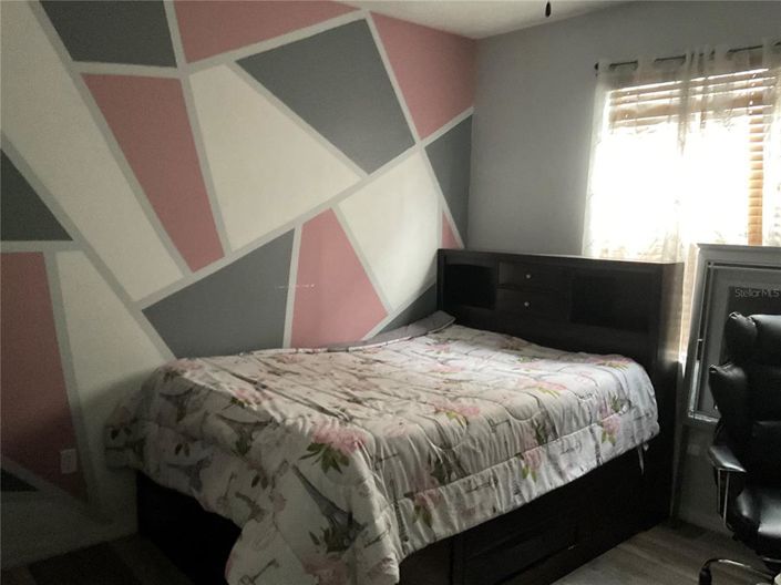 Image No.29-5 Bed House for sale