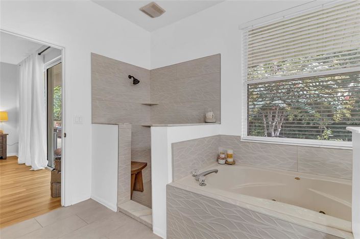 Image No.19-4 Bed House for sale