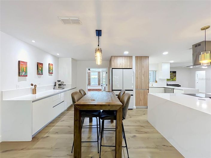 Image No.10-4 Bed House for sale