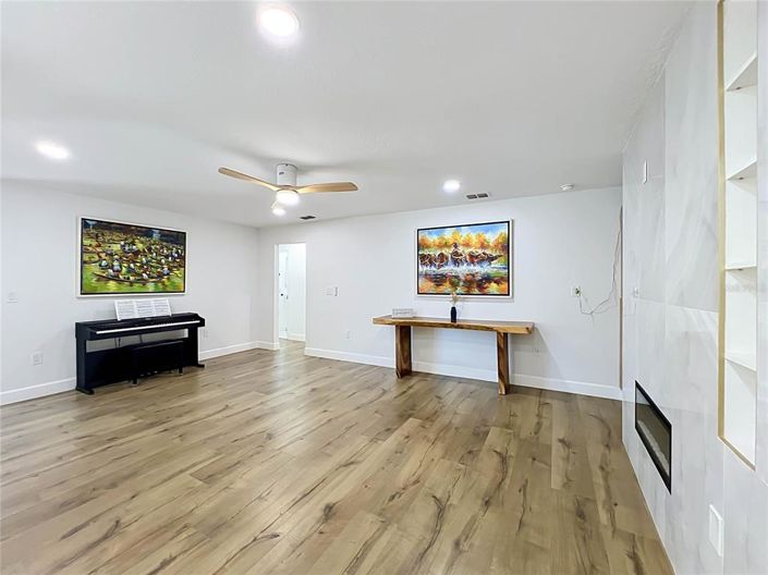 Image No.21-4 Bed House for sale