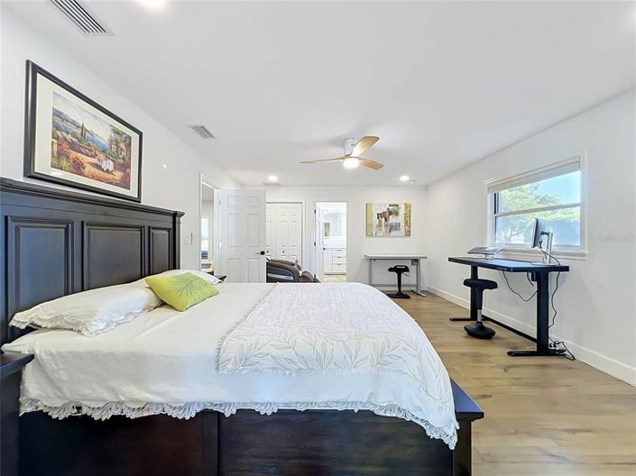 Image No.22-4 Bed House for sale