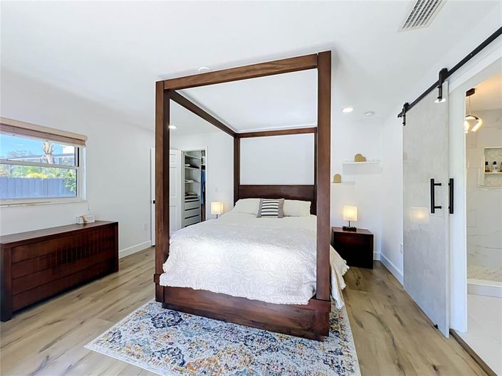 Image No.34-4 Bed House for sale