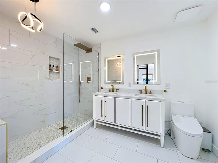 Image No.37-4 Bed House for sale