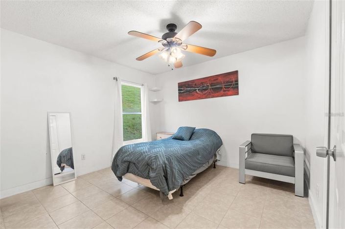 Image No.18-4 Bed House for sale