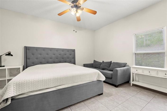 Image No.21-4 Bed House for sale