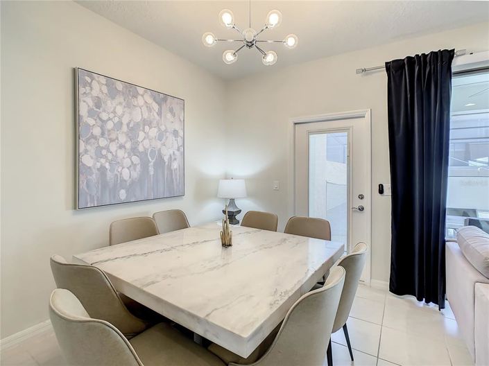 Image No.20-5 Bed Townhouse for sale