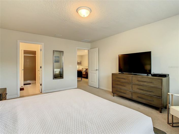 Image No.32-5 Bed Townhouse for sale