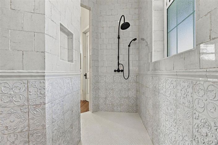 Image No.16-6 Bed House for sale