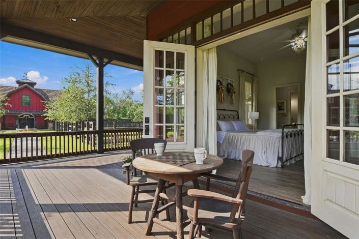 Image No.18-6 Bed House for sale