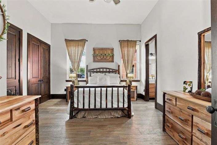 Image No.33-6 Bed House for sale