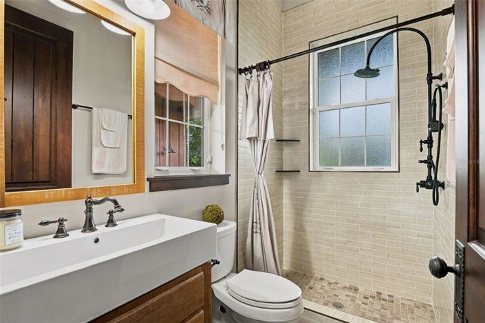 Image No.34-6 Bed House for sale