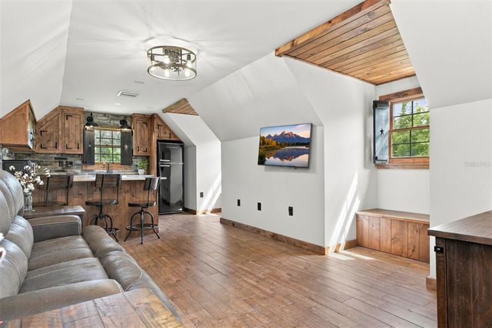 Image No.48-6 Bed House for sale