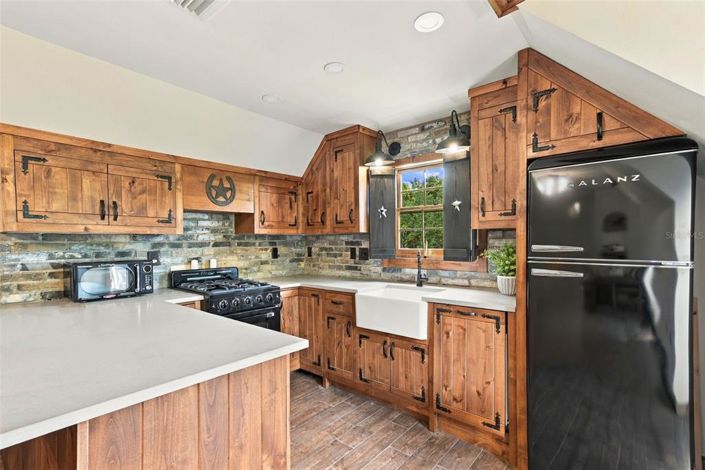 Image No.49-6 Bed House for sale