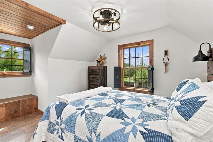 Image No.51-6 Bed House for sale