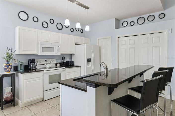 Image No.17-4 Bed House for sale