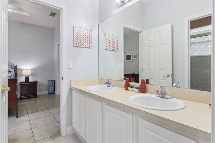 Image No.29-4 Bed House for sale