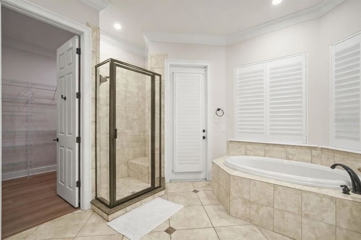 Image No.24-5 Bed House for sale