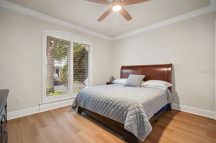 Image No.26-5 Bed House for sale