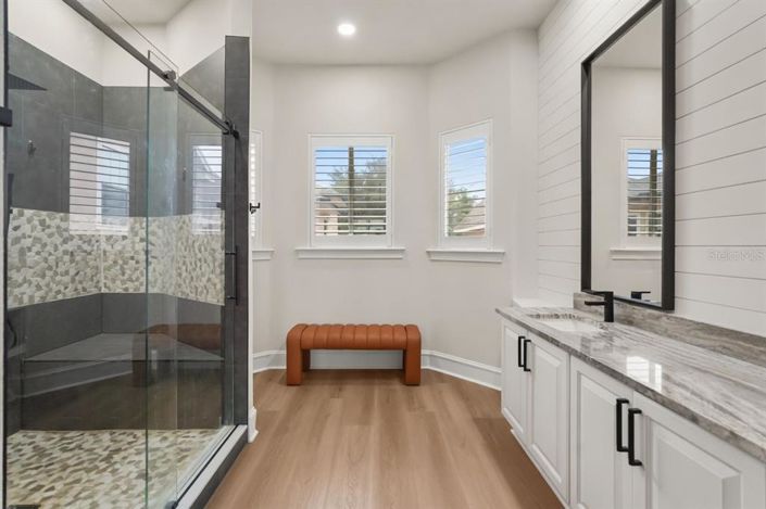 Image No.38-5 Bed House for sale