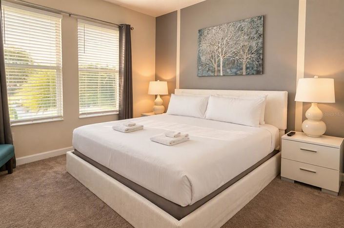 Image No.9-6 Bed House for sale