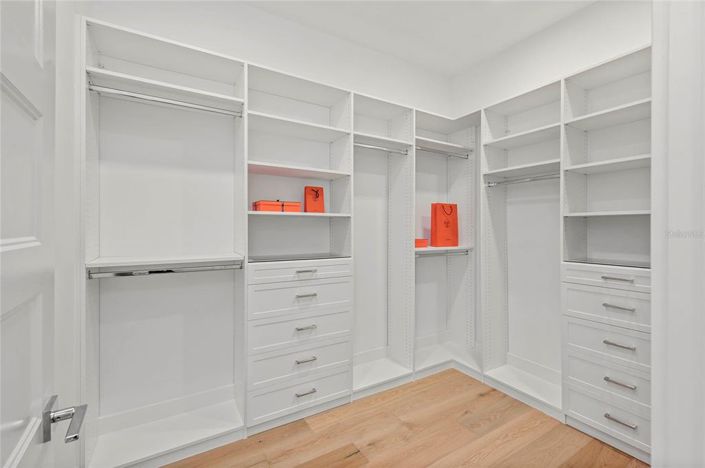 Image No.35-4 Bed House for sale