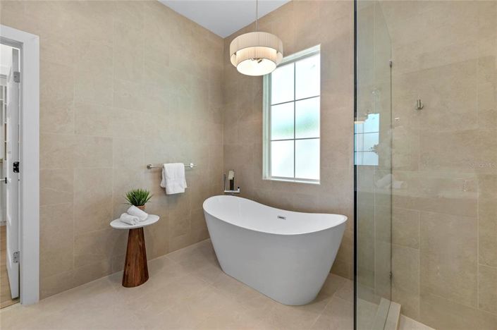 Image No.38-4 Bed House for sale
