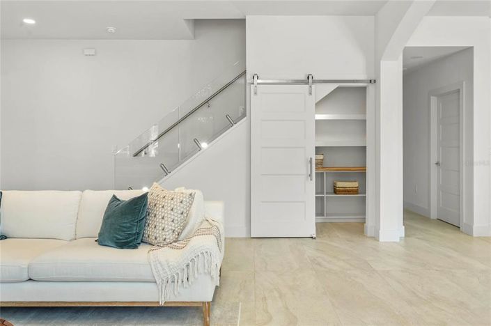 Image No.9-4 Bed House for sale